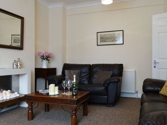 2 Carlton Mews - 976014 - photo 2