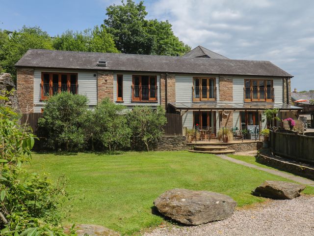 A house with balconies and garden at Fixit Cottage in Kingsbridge