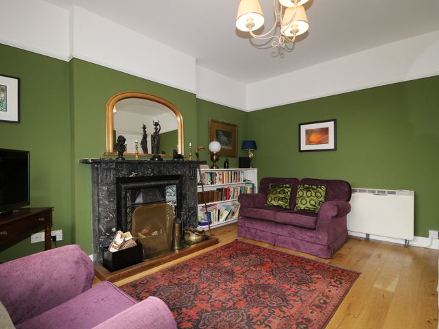 Dale House - 977429 - photo 2