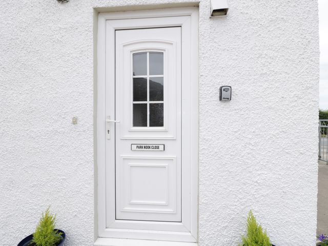 1 Park Nook Close - 977538 - photo 2