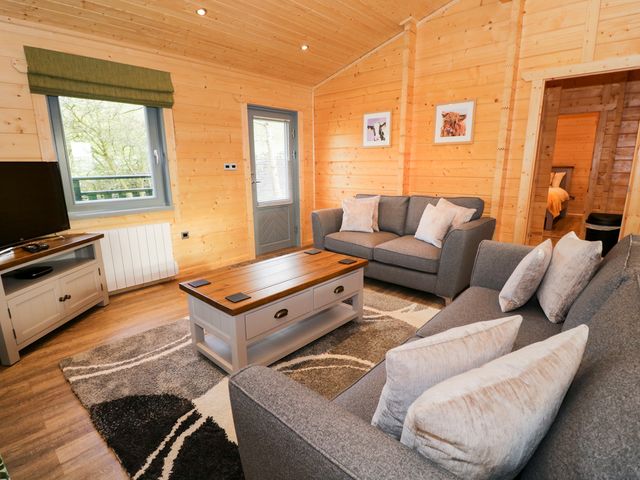 Oak Lodge - 977687 - photo 5