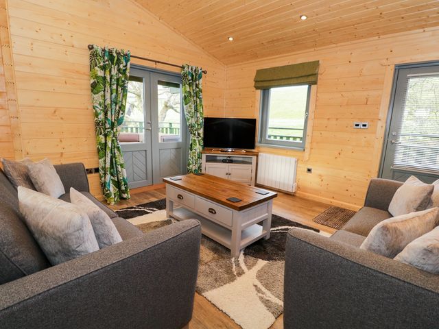 Oak Lodge - 977687 - photo 3
