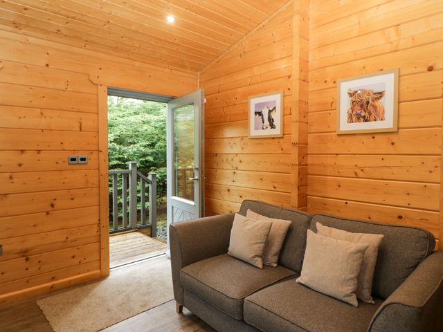Oak Lodge - 977687 - photo 3
