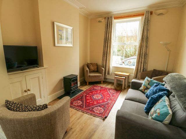 1 Castle Row - 978123 - photo 3
