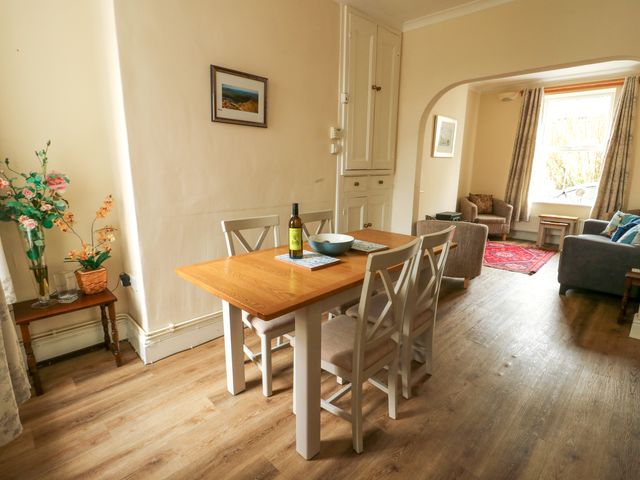 1 Castle Row - 978123 - photo 5