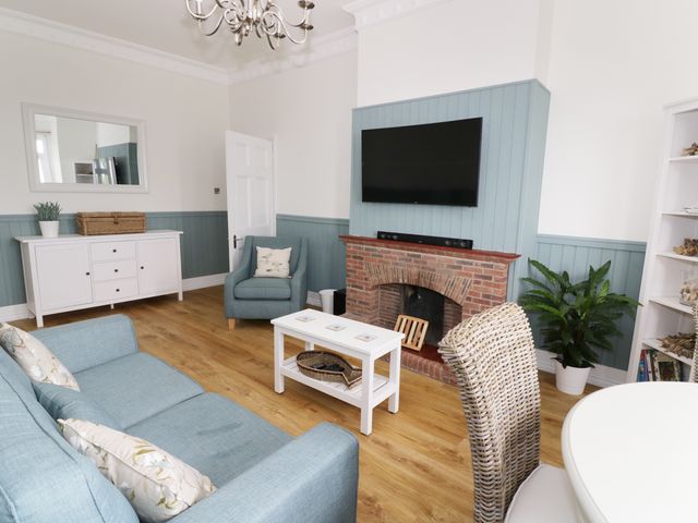 Flat 1, Cambridge Court - 980201 - photo 3