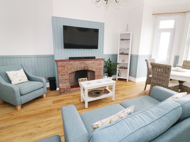 Flat 1, Cambridge Court - 980201 - photo 4