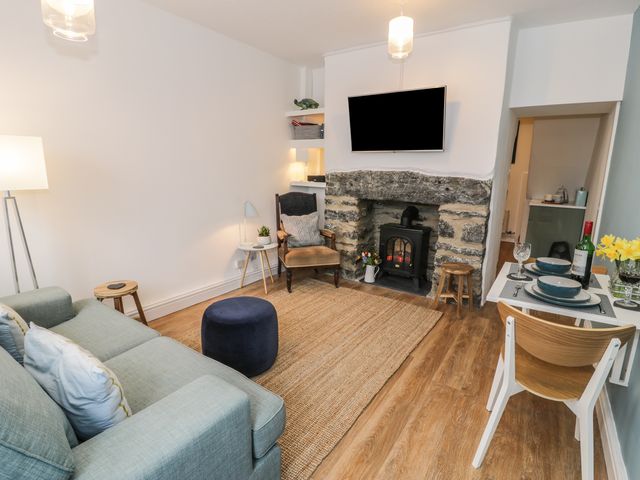 Llys Madoc - 980708 - photo 3