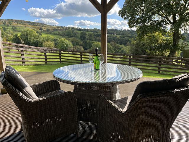 Shepherds Cabin at Titterstone | Hot Tub & Dog-Friendly near Ludlow - 981606 - photo 4