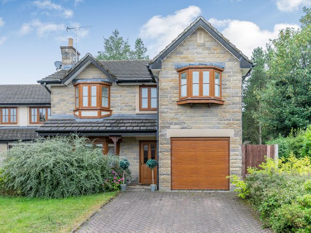 2 Carr Farm Close - 981709 - photo 2