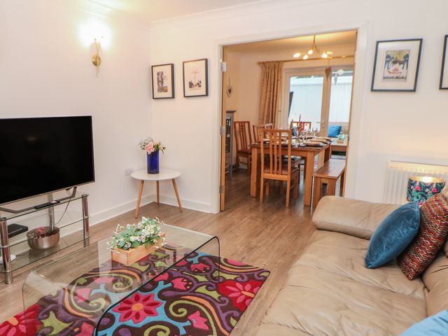 2 Carr Farm Close - 981709 - photo 3