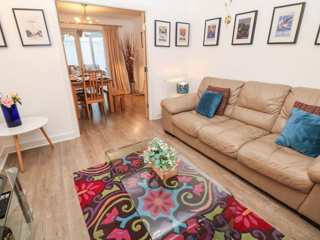 2 Carr Farm Close - 981709 - photo 4