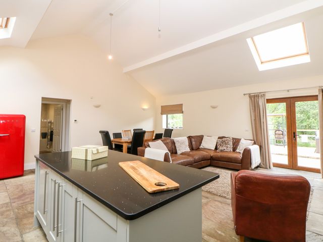 2 Pheasant Lane - 982384 - photo 5