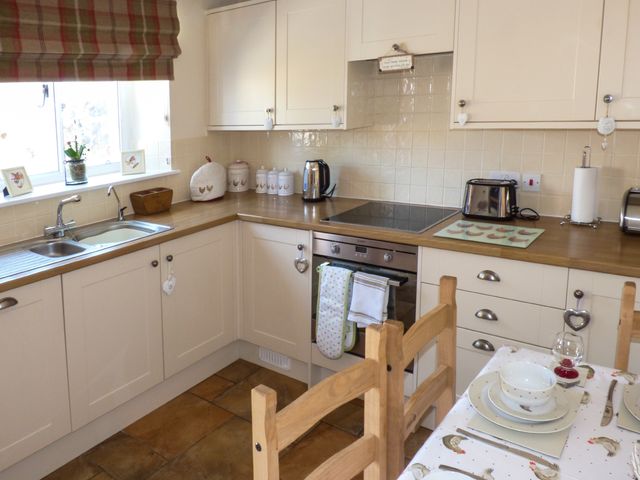 Lockton Cottage - 983666 - photo 3