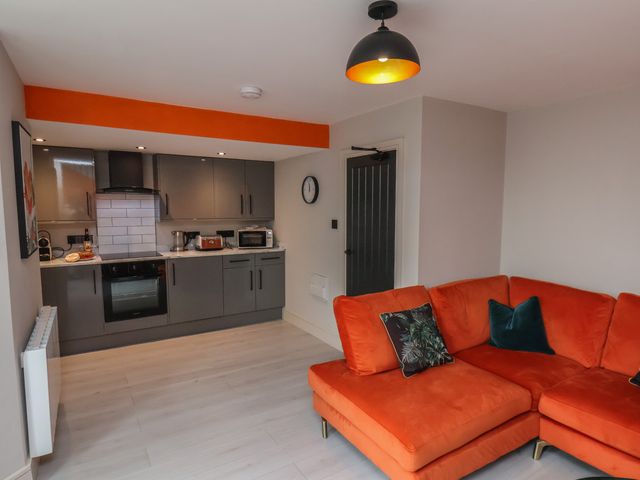Apt 2 @ Hunter's Quay - 984190 - photo 4