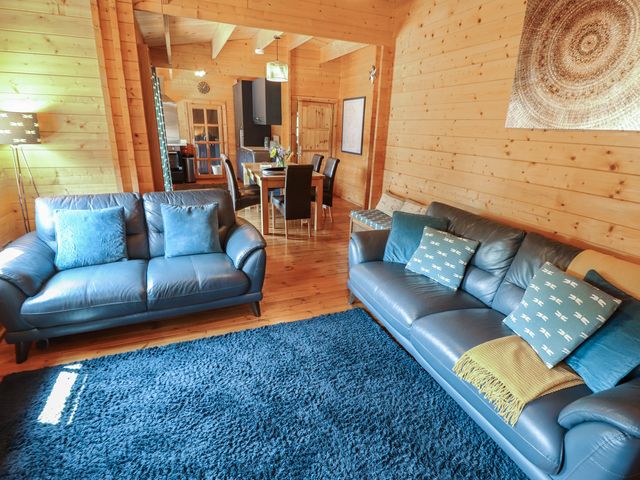 Tythe Lodge – Hot Tub Retreat in Rural Lincolnshire | Family-Friendly Lodge Near Heckington - 985887 - photo 5