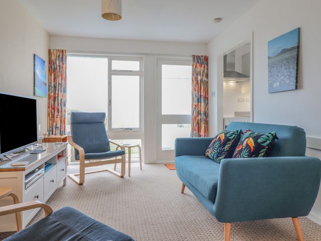 48 Glan Y Mor - 987478 - photo 3