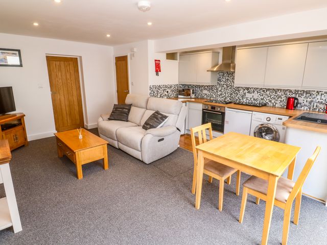 Flat 1 - 987529 - photo 5