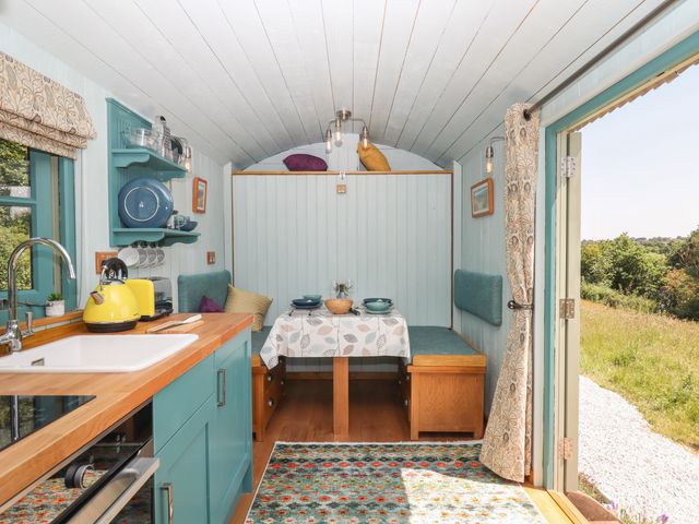 Two Moors Shepherds Hut - 987534 - photo 5