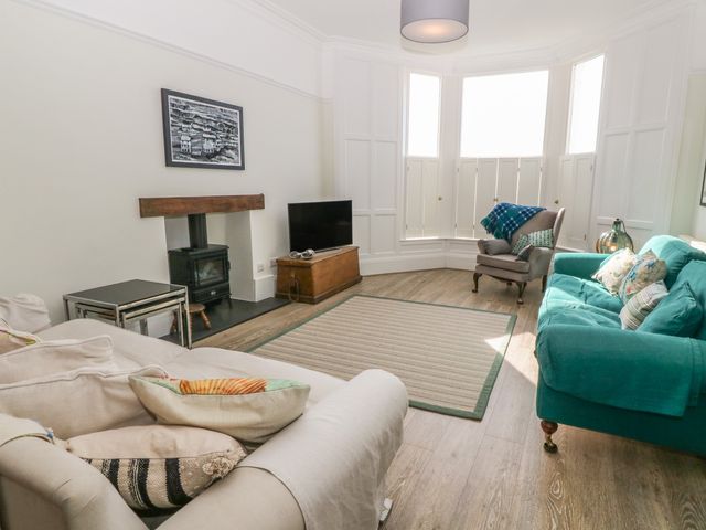 11 Marine Terrace - 988083 - photo 5