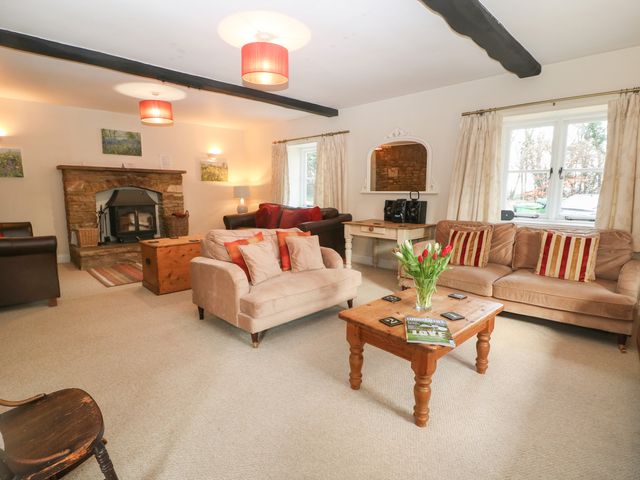 South Hill Farmhouse - 988753 - photo 3