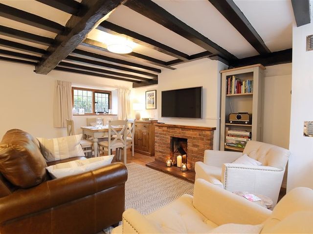 One Masons Court - 988770 - photo 3