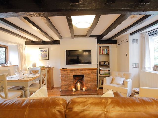 One Masons Court - 988770 - photo 4