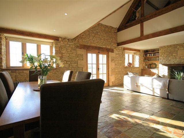 Calcot Peak Barn - 988803 - photo 5