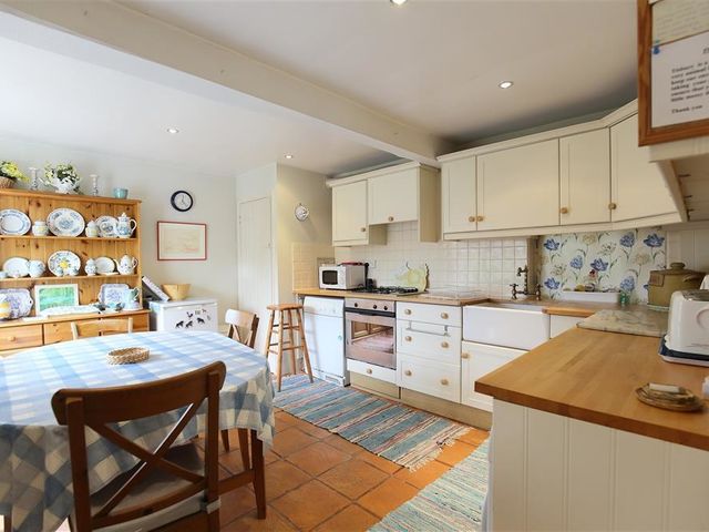The Mews Cottage - 988876 - photo 3