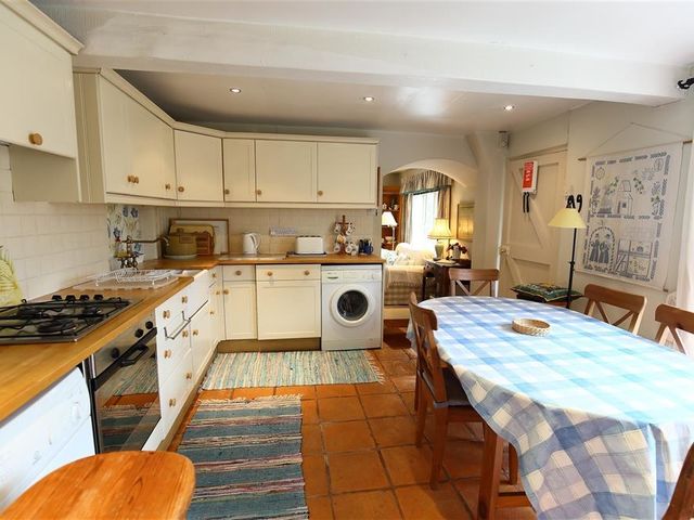The Mews Cottage - 988876 - photo 5