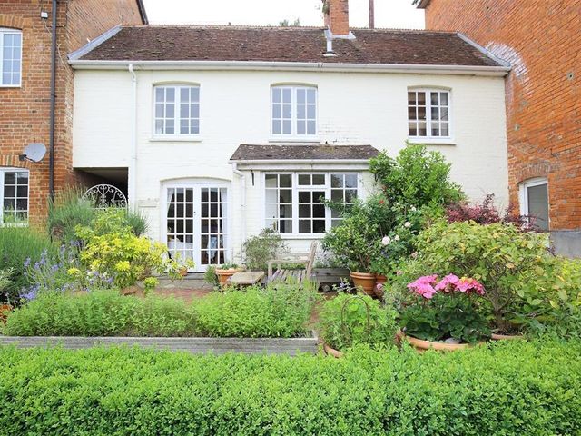 The Mews Cottage - 988876 - photo 2