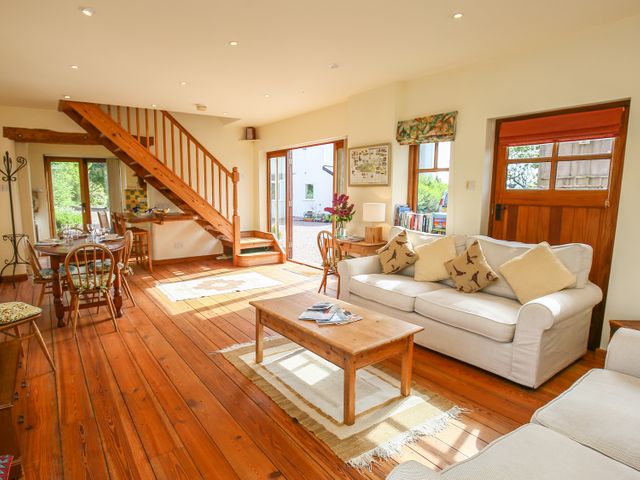 The Coach House - 988906 - photo 4