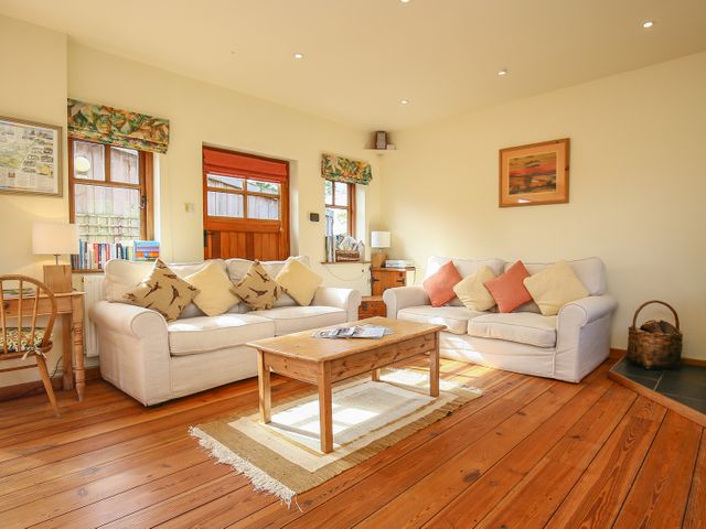 The Coach House - 988906 - photo 5