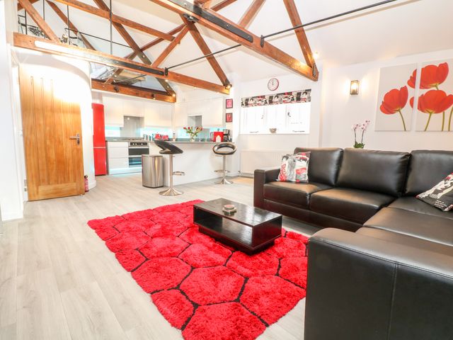 4 Holt Court - 988938 - photo 4