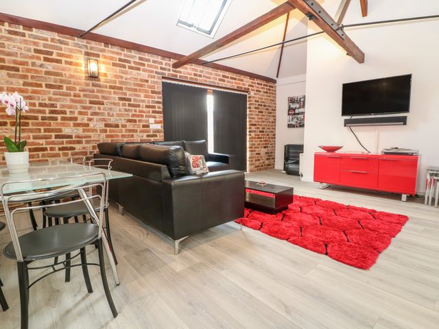 4 Holt Court - 988938 - photo 3