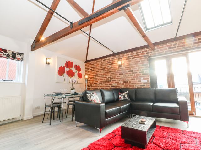 4 Holt Court - 988938 - photo 5