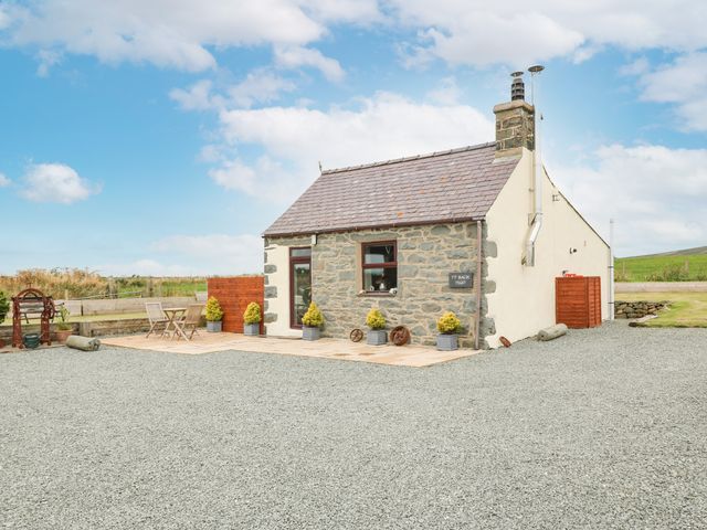 Ty Bach Ysgo - 989423 - photo 2