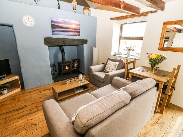 Ty Bach Ysgo - 989423 - photo 5