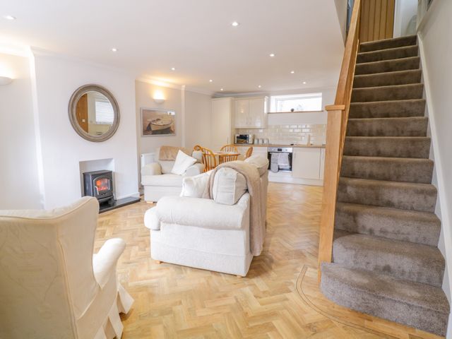 14 Tudno Street - 993448 - photo 4