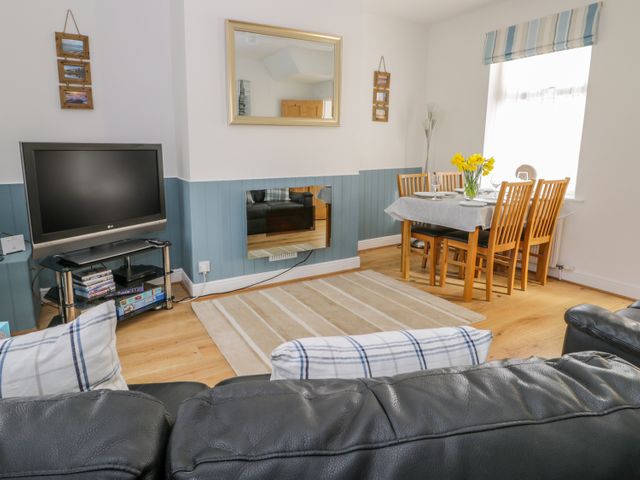 Sea Breakers Cottage - 993621 - photo 4