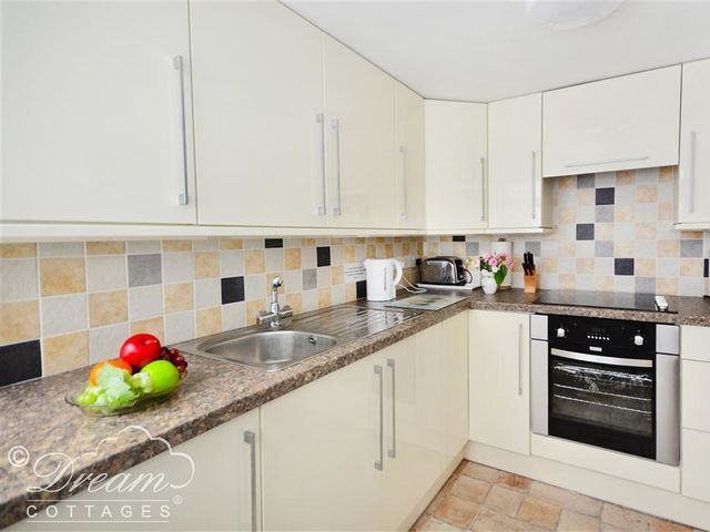 Brickyard Cottage - 994032 - photo 2