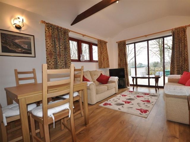 Follis Cottage - 994199 - photo 2