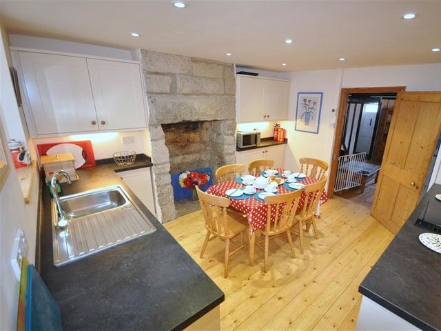 Neptune Cottage - 994425 - photo 3