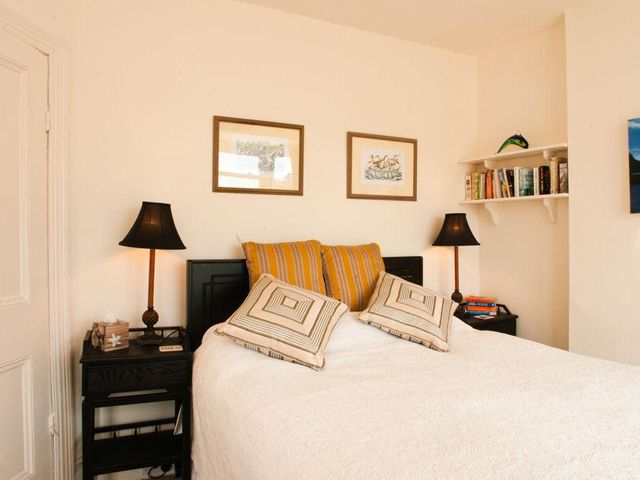 The Cottage, 13 Clarence Hill - 994526 - photo 4