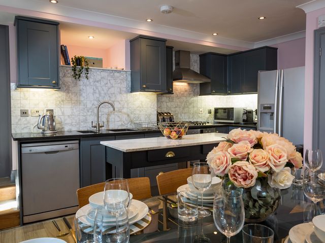 16 Courtenay Street - 994820 - photo 5