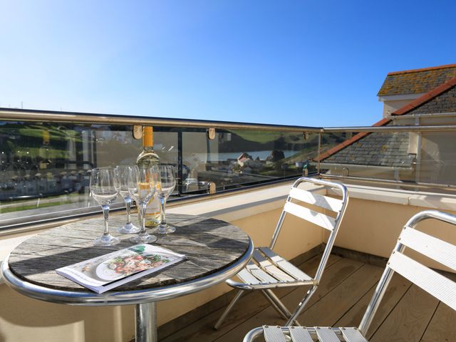6 Chichester Court - 995123 - photo 4