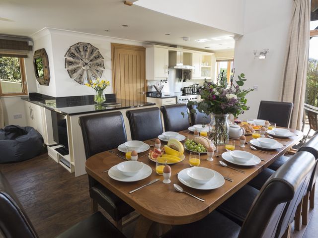 Court Lodge, Hillfield Village - 995358 - photo 2