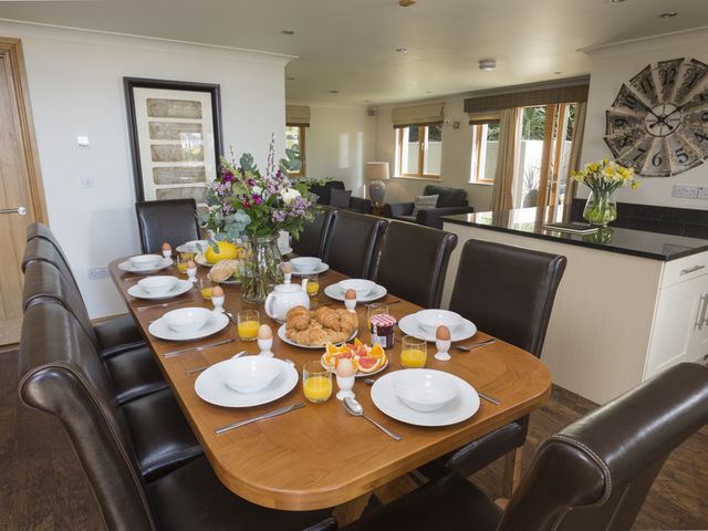 Court Lodge, Hillfield Village - 995358 - photo 3