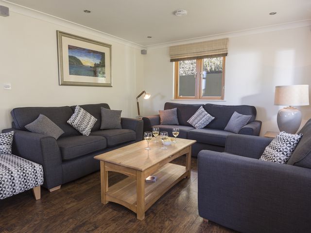 Court Lodge, Hillfield Village - 995358 - photo 4