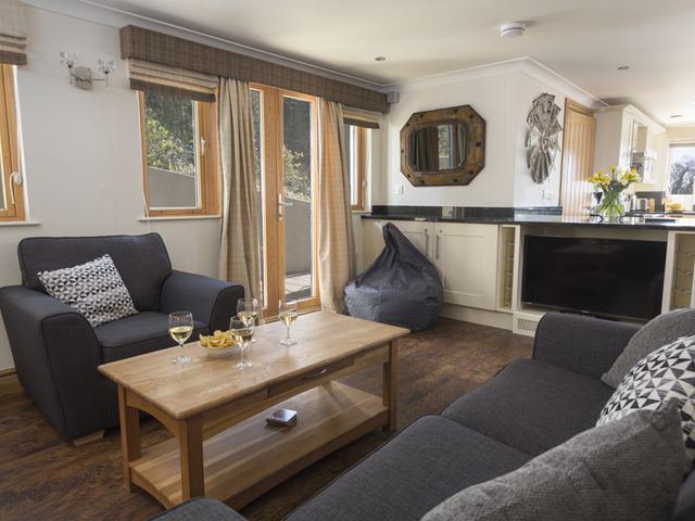 Court Lodge, Hillfield Village - 995358 - photo 5